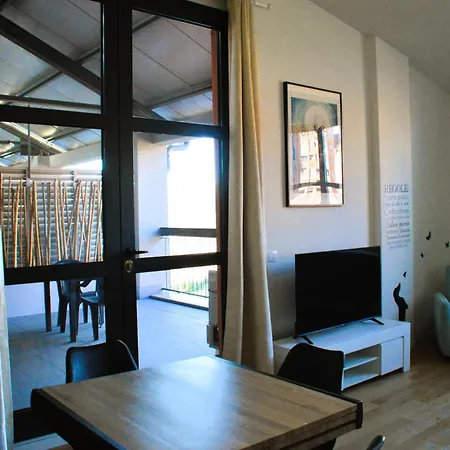 Nuovo Loft Con Terrazza, M2, Navigli, Ieo, Humanitas, Assago Skating Arena 아파트