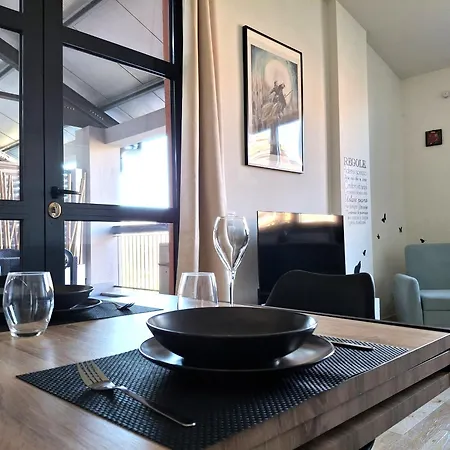 아파트 Nuovo Loft Con Terrazza, M2, Navigli, Ieo, Humanitas, Assago Skating Arena *