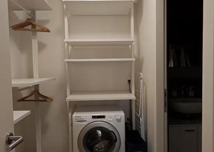Apartamento Nuovo Loft Con Terrazza, M2, Navigli, Ieo, Humanitas, Assago Skating Arena Milão